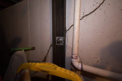 We buy foundation cracked houses